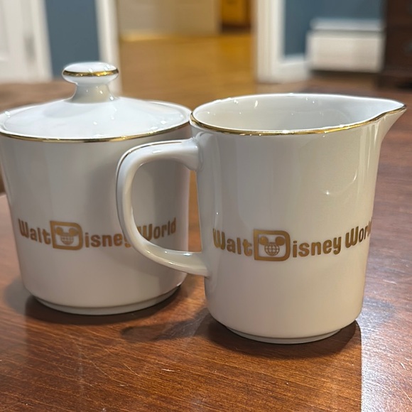 Vintage Walt Disney World Castle Design Cream and Sugar Set - Picture 10 of 10